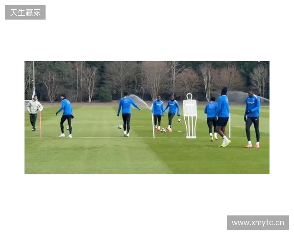 跟队:埃斯特旺参加了切尔西的公开训练,里斯、约恩森缺席 跟队:埃斯特旺参加了切尔西的公开训练,里斯、约恩森缺席